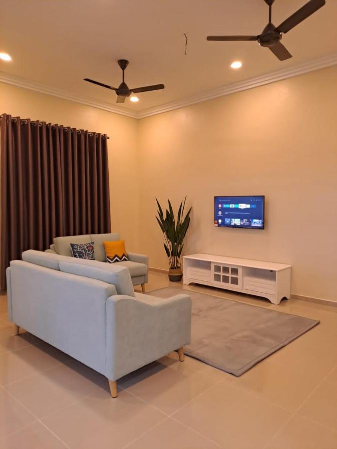 Zn Homestay Gong Badak Kampong Pengkalan Maras Ngoại thất bức ảnh